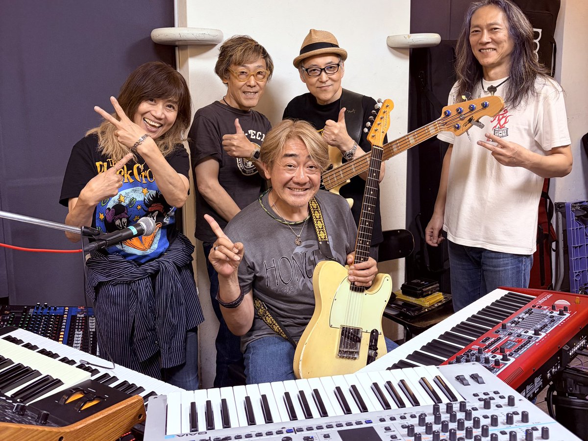 akio_d's tweet photo. Tenpack、リハ始まったー🎹
そして明日はArea Deep https://t.co/oIHnEl1kgI