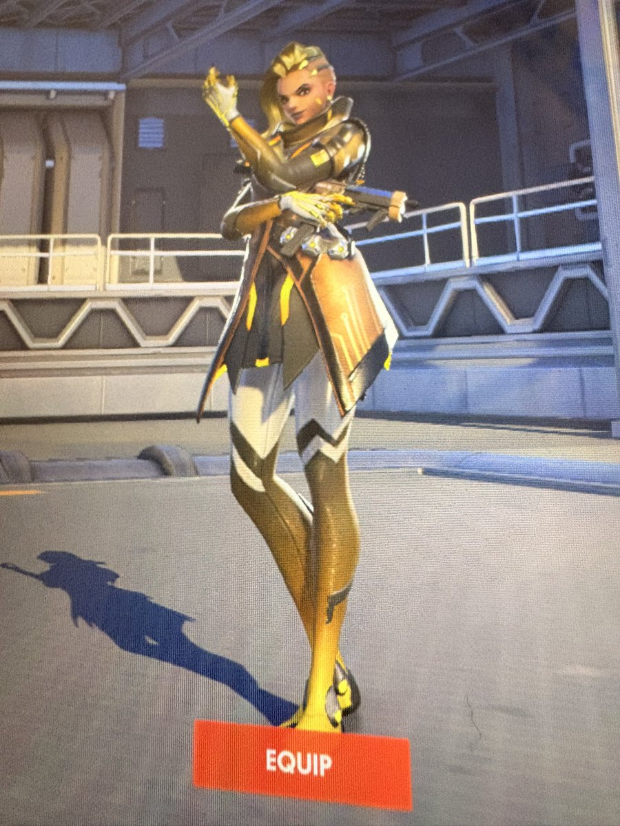 RumidaBoss's tweet photo. I keep getting sombra skins I don’t even play her make it stop 😭😭 
I got all these from lootboxes and i don’t even use her https://t.co/ErfYcMDZ9e