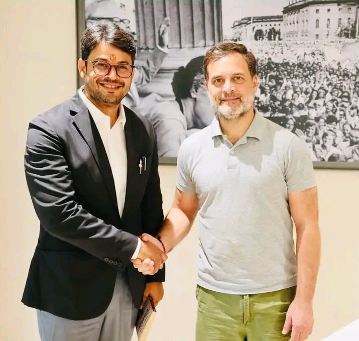 NikhilDwivedi_'s tweet photo. @IYCLegalCell के चेयरमैन, राष्ट्रीय सचिव भाई @RoopeshINC को जन्मदिन की ढेरों शुभकामनाएं। https://t.co/CDZmMe4UGx
