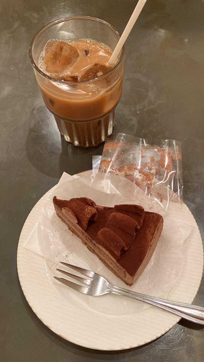 pan_pan_b_b's tweet photo. 都内で10時過ぎまでやってる喫茶店は結構貴重な気がする
大阪は結構あるよなあ https://t.co/QSOixQDZRf