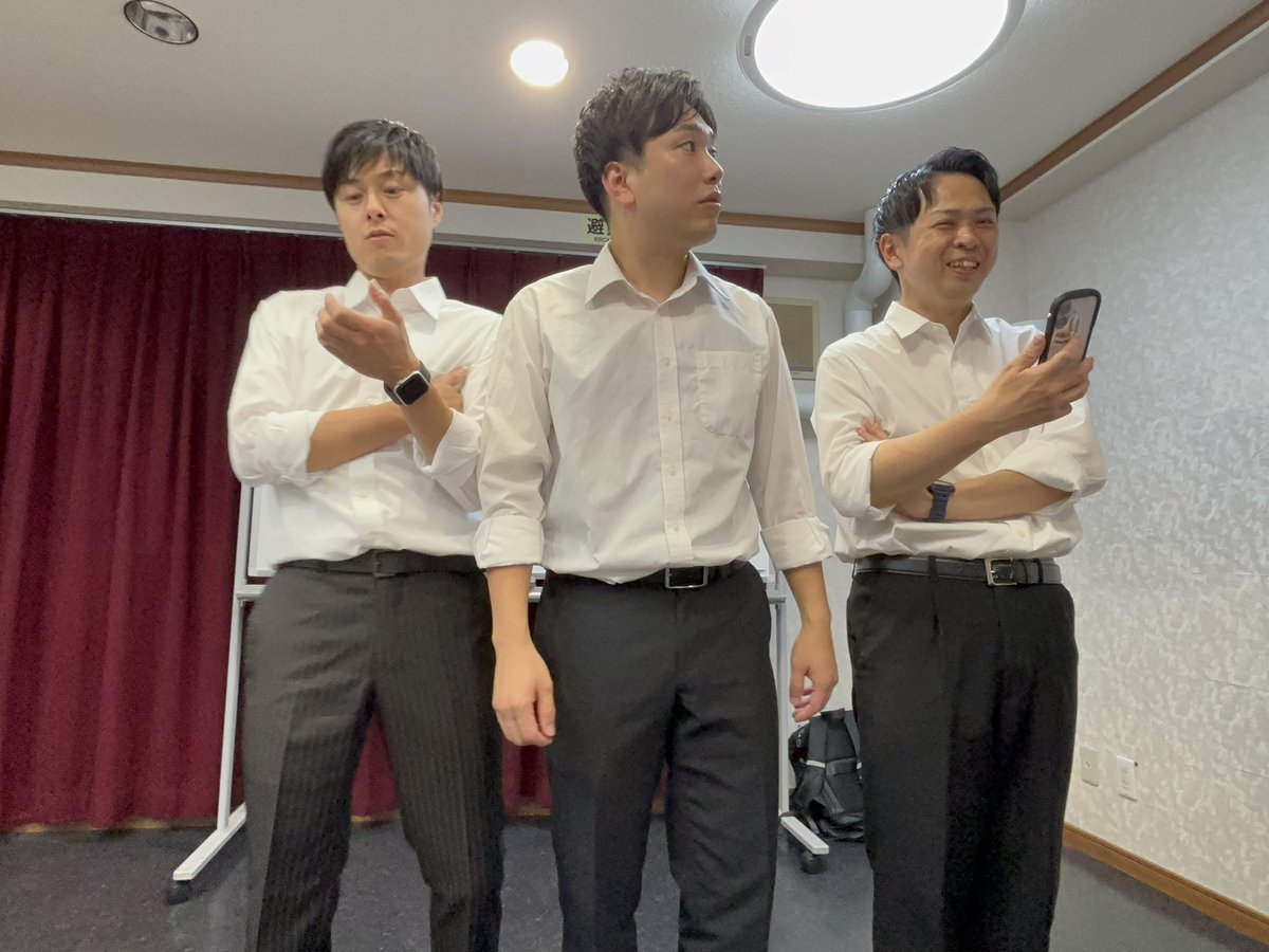 r0134000's tweet photo. 相方不在ライブ12
㊗️1周年㊗️
毎回今日が最終回って言うのになんだかんだで1年続いてるの笑う😂
3人のショートネタ？モノマネ？面白かった！！！
オーディション受かるといいねー！
最後のタイトル当てクイズ楽しかった笑
#相方不在ライブ
#チュランペット https://t.co/jTAfnPrjXm