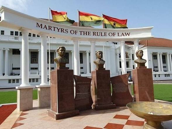 themeedianews's tweet photo. The Supreme Court has suspended the enforcement of the Court of Appeal's decision that directed the restoration of the operating licence of GN Savings and Loans, pending the final determination of an appeal filed by the Bank of Ghana. https://t.co/J9iXisKKnw