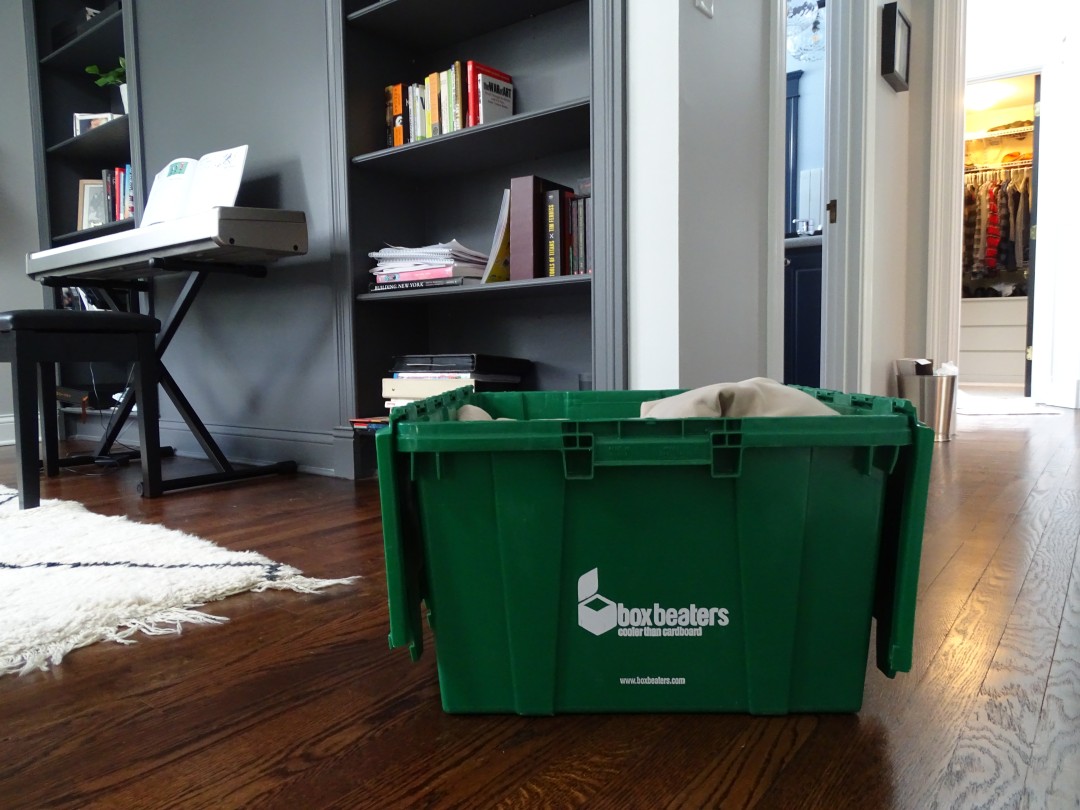 movetastic's tweet photo. Imagine life without cardboard...

No overflowing recycling bins. No assembling 47 boxes. No paper cuts. No cats claiming every empty box.

Our latest Box Beater blog shows you how to move without cardboard—and why you might never go back.

Read it below!

https://t.co/BP8NOzbwto https://t.co/eL56FHrUAd