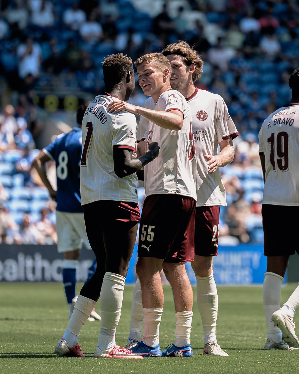 fcmidtjylland's tweet photo. Forud for den sidste test mod OB fortæller Victor Bak om de nye spilleres aftryk og glæden ved at være tilbage på hjemmebanen.

Der er fri entré til opgøret mod OB, men alle tilskuere skal sikre sig en gratis billet via https://t.co/KQXoC2nMTj.

➜ https://t.co/0uKL6Yixjp https://t.co/5ZVmtaviYR