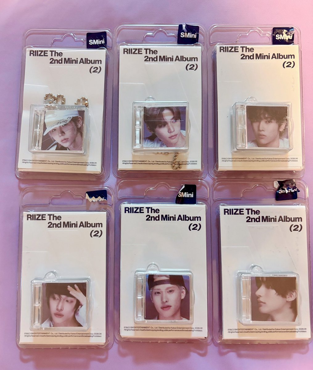 ToWa_briize_23's tweet photo. 今日のトレカ6人コンプ😭✨Sminiウィバース特典もウンタロコンプ
Smini本体も６人コンプでロイヤルストレートフラッシュ🃏2回決めたみたいないい気分なため、うちの子たちにしまーす☺️

なんかいいことありそう〜〜〜あるに違いにない〜〜〜
いや、ある！！！！！！！！絶対ある（思い込み大事🤩） https://t.co/qxMwNBTaJI