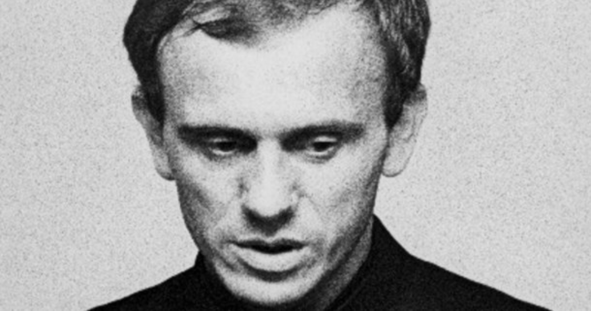 MomicheSuber's tweet photo. "El tirano muere y su reinado termina; el mártir muere y su reinado comienza".

Padre Jerzy Popiełuszko. https://t.co/1ldc2jc7aJ