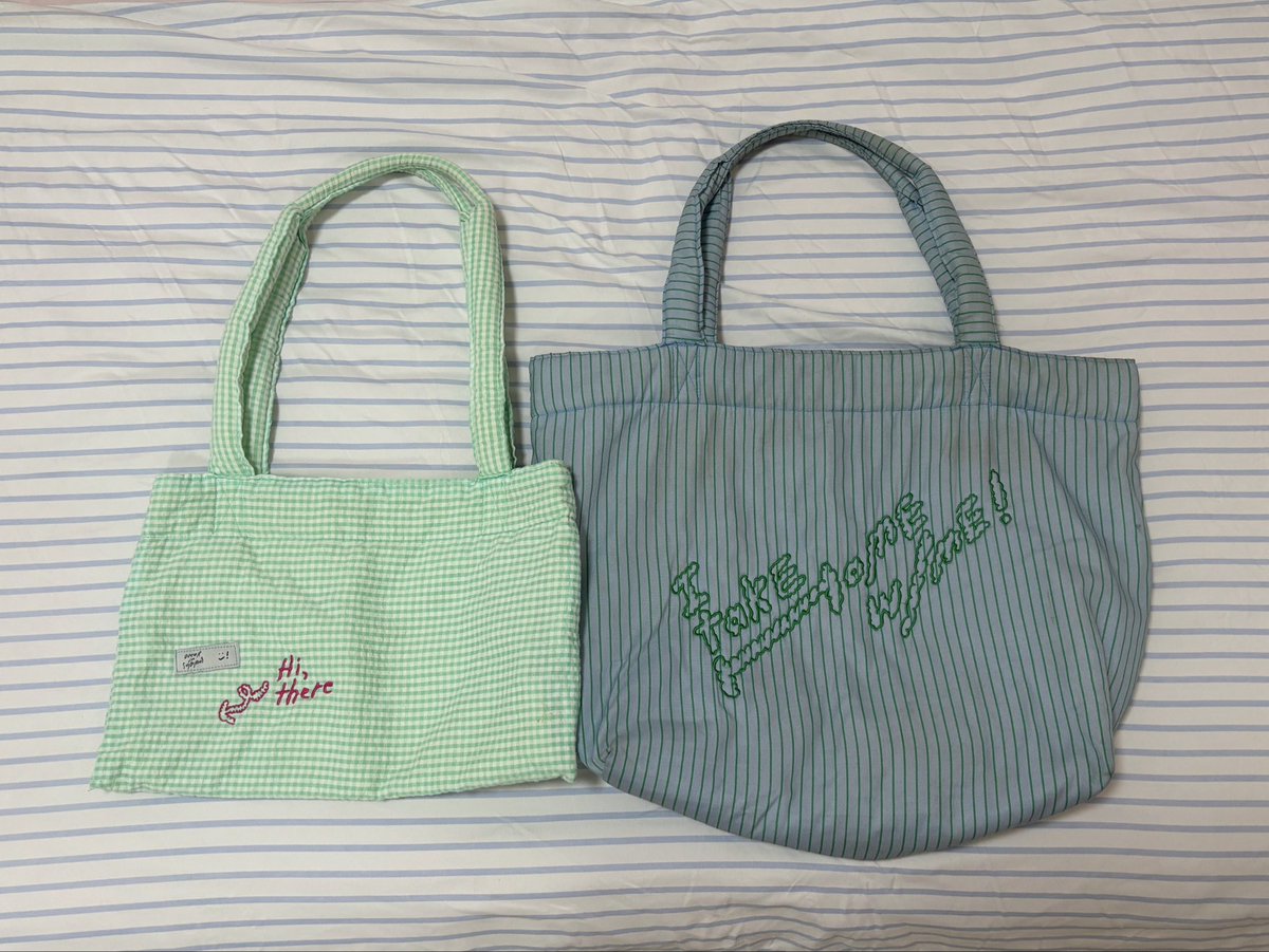 mebbyheart's tweet photo. wts / ส่งต่อกระเป๋า occur in summer 🏡⭐️

🩵 takehome สีฟ้าเขียว 400 
💚 hi there สีเขียว 300

📮 free shipping kub 𓂃֯ ⁎ ✿𓈒

*น้องมีตำหนินะคะ มีขุย รอยเปื้อน ดูร���ปแล้วพิจารณาก่อนได้คับ

#occurinsummer #ส่งต่อoccurinsummer #ส่งต่อกระเป๋า #พรีออเดอร์เกาหลี #ส่งต่อกระเป๋ามือสอง https://t.co/b61JhP23xf