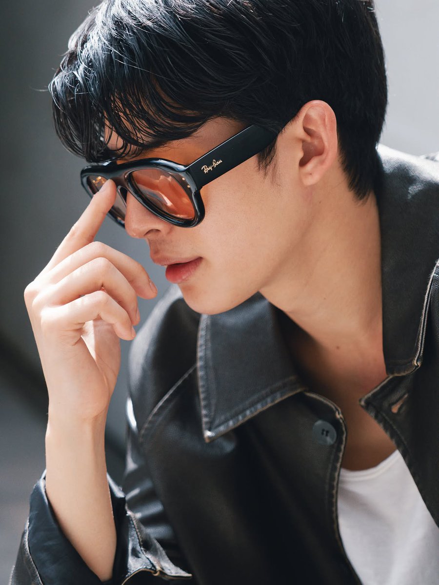 qingmo512689's tweet photo. Bringing a little edge to the day with the Aviator Puffer RB4925
#RayBan
#mmarkpkk
完美男人 https://t.co/eY7QnDgl8G