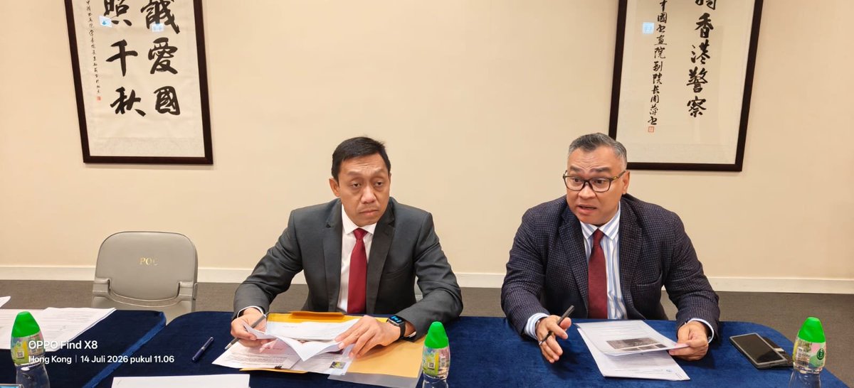 polres_mitra's tweet photo. *Polri dan Kepolisian RRT Tukar Buronan, Perkuat Kerja Sama Penegakan Hukum Internasional*

Jakarta – Polri melalui National Central Bureau (NCB) Interpol Indonesia berhasil melaksanakan proses pertukaran buronan dengan Kepolisian Republik Rakyat Tiongkok (RRT). https://t.co/zNDpHTM4qv