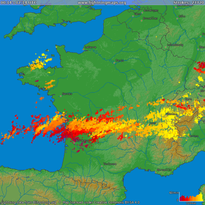 Meteovilles's tweet photo. ⚡ Depuis la nuit dernière, les #orages ont été forts des #Charentes vers les #Savoies sur un axe quasiment rectiligne. Ils ont produit des chutes de #grêle parfois importantes. (via https://t.co/dTjMWhQ4Q3) https://t.co/ehSInw4yFx