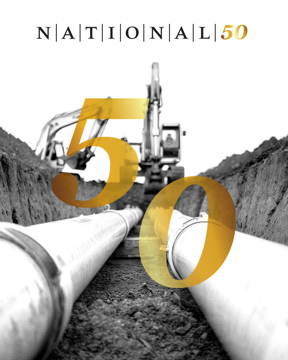 NATIONALPR's tweet photo. #50ans50histoires | Créer la compréhension avant l’adhésion

Quand Enbridge approche NATIONAL en 2015, l'entreprise fait face à un défi inhabituel au Québec : un anonymat presque complet.

Le public ne connaît pas Enbridge. Les médias non plus. Et surtout, peu de Québécois savent qu’un pipeline transporte quotidiennement de l’énergie sous leurs pieds, entre la frontière ontarienne et l’est du Québec, en passant par Montréal.

Pour Enbridge, deux projets doivent alors être menés en parallèle. Le premier concerne un important programme d’entretien de la conduite, nécessitant de sortir de terre certaines portions du pipeline afin de les inspecter et, au besoin, de les réparer. Le second vise à renverser de nouveau le flux du pipeline afin de rétablir sa fonction initiale, soit acheminer de l’énergie canadienne vers le Québec.

Très rapidement, Martin Daraiche et les équipes de NATIONAL recommandent de réunir ces deux démarches en un seul projet cohérent.

Mais avant même de parler d’autorisations gouvernementales, un autre enjeu s’impose, soit d’expliquer aux gens l’existence de l’infrastructure énergétique, son utilité et la nécessité de son entretien.

Le défi est concret. Dans certains cas, des citoyens avaient même construit des piscines directement au-dessus de la servitude du pipeline au fil des années, sans savoir qu’elle existait.

NATIONAL met alors en place une vaste campagne de communication et de relations avec les communautés à travers l’Ontario et le Québec. Pendant plusieurs années, les équipes rencontrent élus, citoyens, agriculteurs, groupes locaux et représentants des milieux économiques afin d’expliquer le rôle du pipeline, les travaux prévus et les impacts concrets de cette infrastructure sur la vie quotidienne.

Le programme d’entretien est finalement autorisé. Aujourd’hui encore, le pipeline contribue à alimenter des infrastructures critiques comme l’aéroport international Montréal-Trudeau et de nombreux secteurs économiques qui dépendent quotidiennement d’un accès stable à l’énergie.

Pour Martin Daraiche, ce mandat illustre une réalité fondamentale des grands projets d’infrastructure. Avant de demander l’adhésion, il faut d’abord susciter la compréhension.

Merci à Martin Daraiche pour cette histoire.
#NATIONAL50