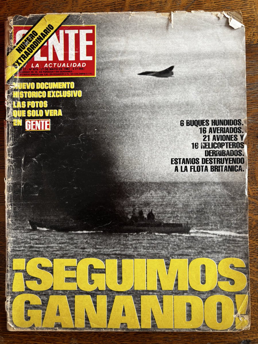 MayRebora's tweet photo. @santivende La Gente de 1982 cuando todavía creíamos que íbamos a ganar.
Esto es fútbol. No soberanía. Pero es imposible sentirlo como un partido más. https://t.co/wLrxJAxouz
