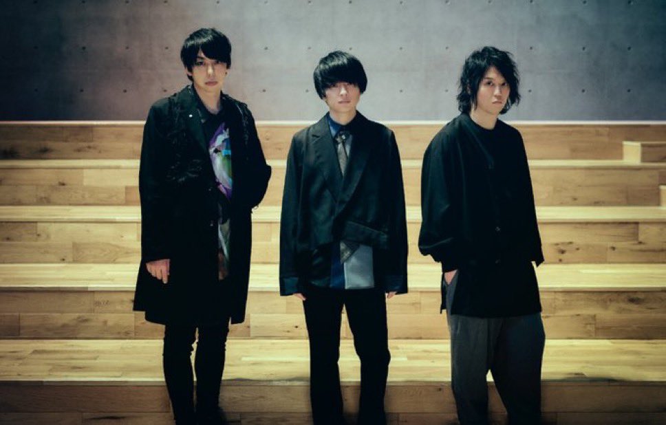 kujaemon's tweet photo. ありがとうUNISON SQUARE GARDEN！

色んなバンド好きですが演奏力で右に出る者はいないと思ってます。また、活動再開してくれる日を心より願ってます。22年間お疲れ様でした！ https://t.co/zMQjPkPZGl