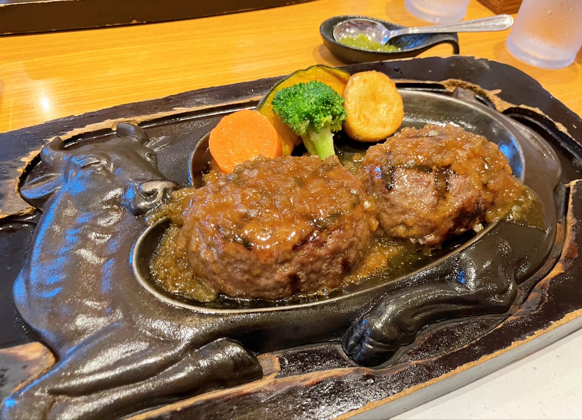 zooWhiteBird's tweet photo. 日曜日はジグザグ浜松！
さわやか美味っ(๑´ڡ`๑)♡
すっごい人だったけど、入れて良かったぁー！！
スイーツバンクも巨大な家具が可愛くて☆
遊びまくってからの禊(笑)
始まる前までは睡魔に襲われてたけど、始まったら楽しくて可愛くて眠気も吹き飛んだわ٩(╹౪╹๑)۶ https://t.co/LV6Pe9EFwv