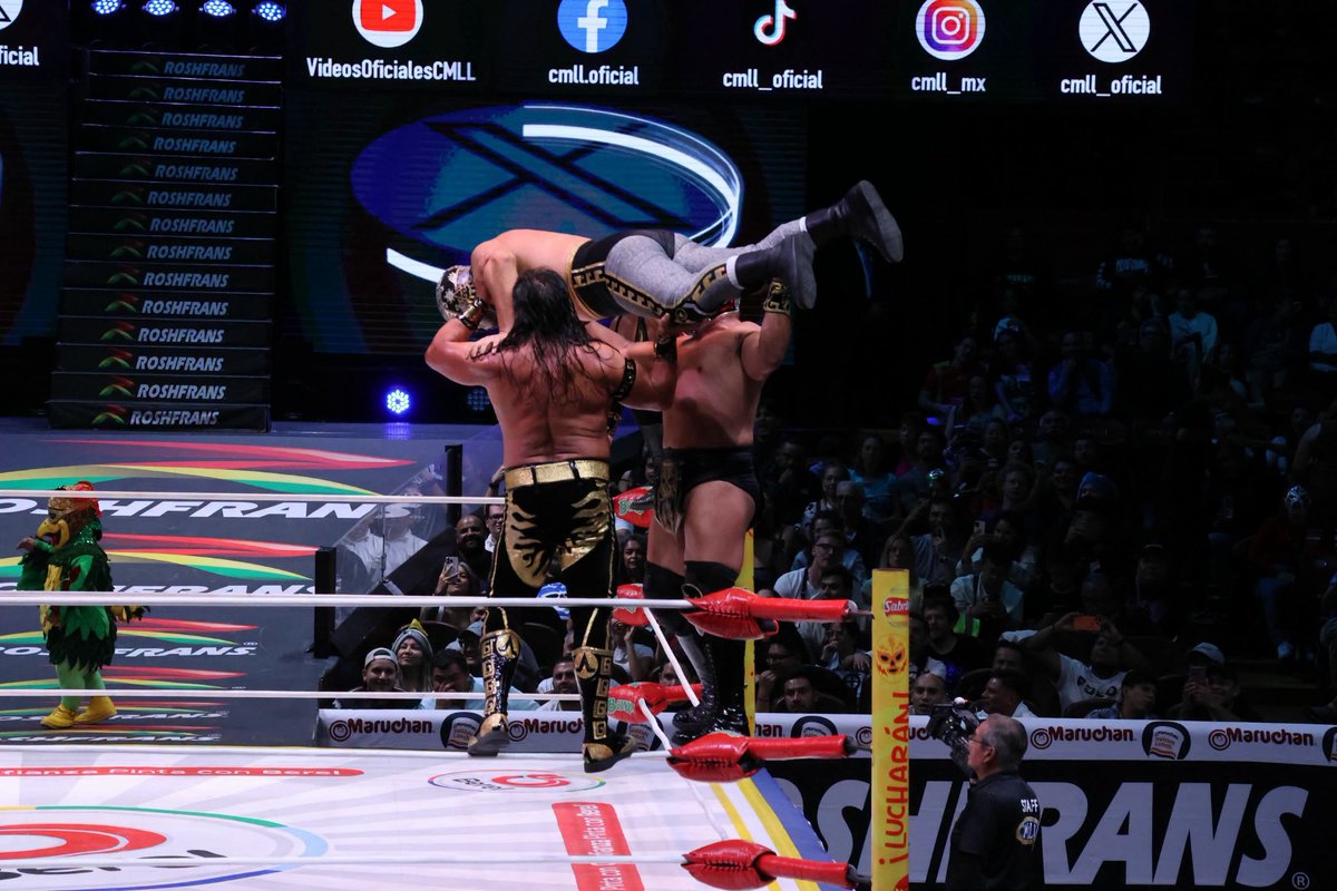 LaTijeraLucha's tweet photo. Los “Guerreros Laguneros Vikingos” navegaron hasta la victoria❗️
De manera contundente,en 2 caídas al hilo lograron derrotar a #Xelhua, #Esfinge y #Templario, quien al final retó a su maestro a mano a mano;así #UltimoGuerrero, #GranGuerrero y #StukaJr se llevan el triunfo a casa. https://t.co/Ff2yv1C2Ce