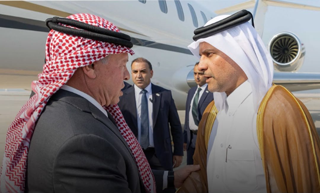 khalidjassem74's tweet photo. الملك عبدالله الثاني ابن الحسين ملك المملكة الأردنية الهاشمية الشقيقة يصل الدوحة لتقديم العزاء في وفاة فقيد الوطن الكبير المغفور له بإذن الله صاحب السمو الأمير الوالد. https://t.co/LczQcCaz6h