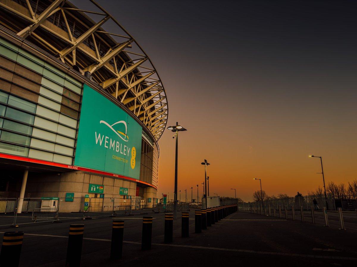lasuitewest's tweet photo. Many of our guests stay with us when they are attending events at Wembley Stadium – music @brunomars @bonjovi @lukecombs sport @nfl @EnglandTeam #unionjackclassic
Looking for a hotel in London – Save 25% with our summer sale https://t.co/62x98HNqWu
@wembleystadium #hotelsinlondon https://t.co/jVuxHFCvtf
