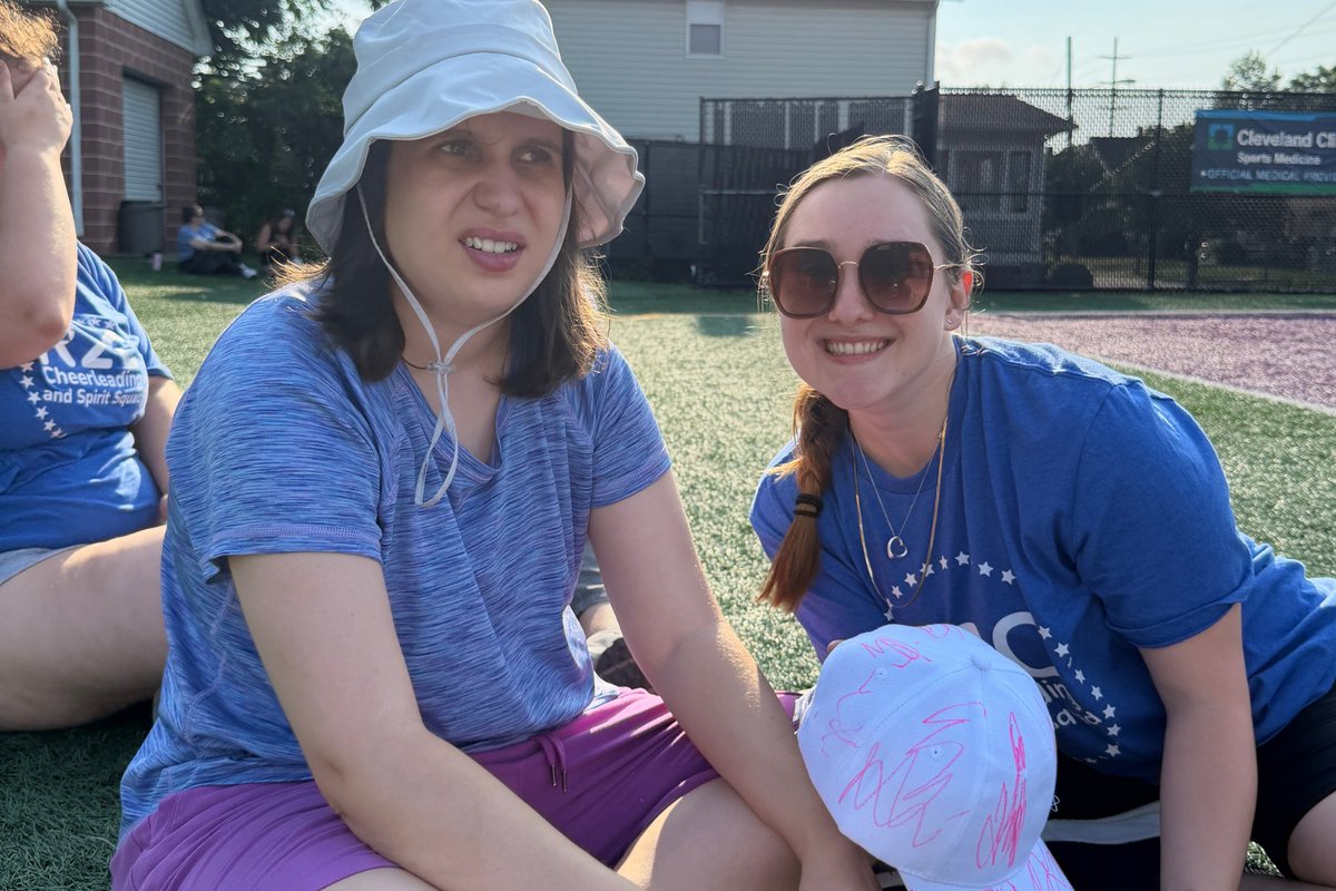 R2CFoundation's tweet photo. The Inclusive Cheer and Spirit Squad has been busy, especially as we prepare to cheer for @empwr_sports adapted football team next Monday!
ID: Rec2Connect Spirit Squad members converse with Empower Sports' football player during collaborative practices.
#Rec2Connect https://t.co/QxHYi58Qvj