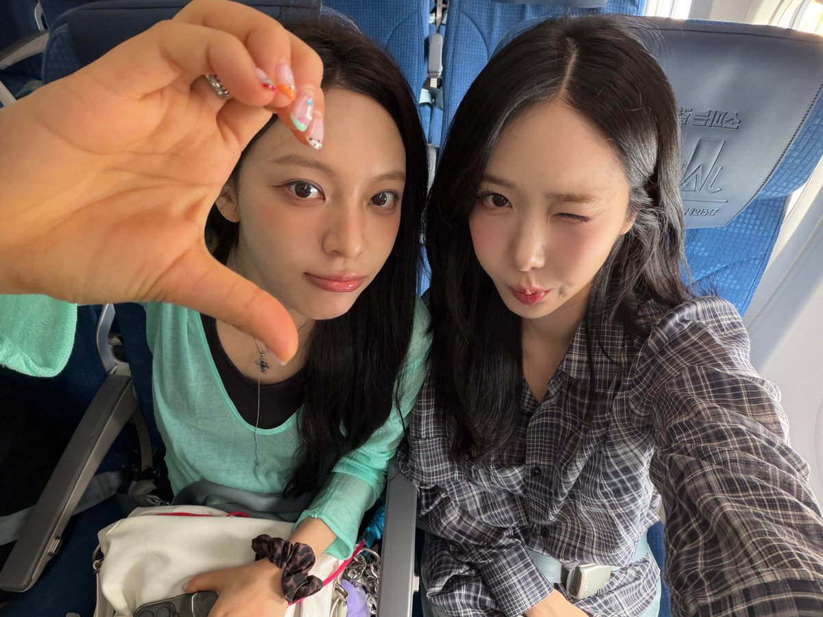 GFS_backup's tweet photo. [PIC] 260716 - Billlie Moon Sua said on her bbl that she went on a trip to Japan with SinB

#GFRIEND #VIVIZ #SINB @VIVIZ_official https://t.co/G6fOLvitcm