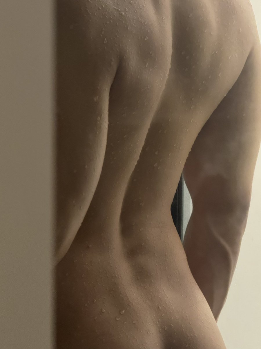 phvrin's tweet photo. 🍑 https://t.co/aBwv3M5A1x