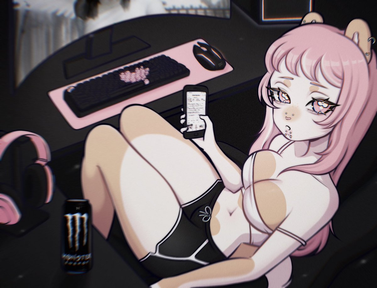 cherriyums's tweet photo. Doomscrolling https://t.co/GCZnXzly8h