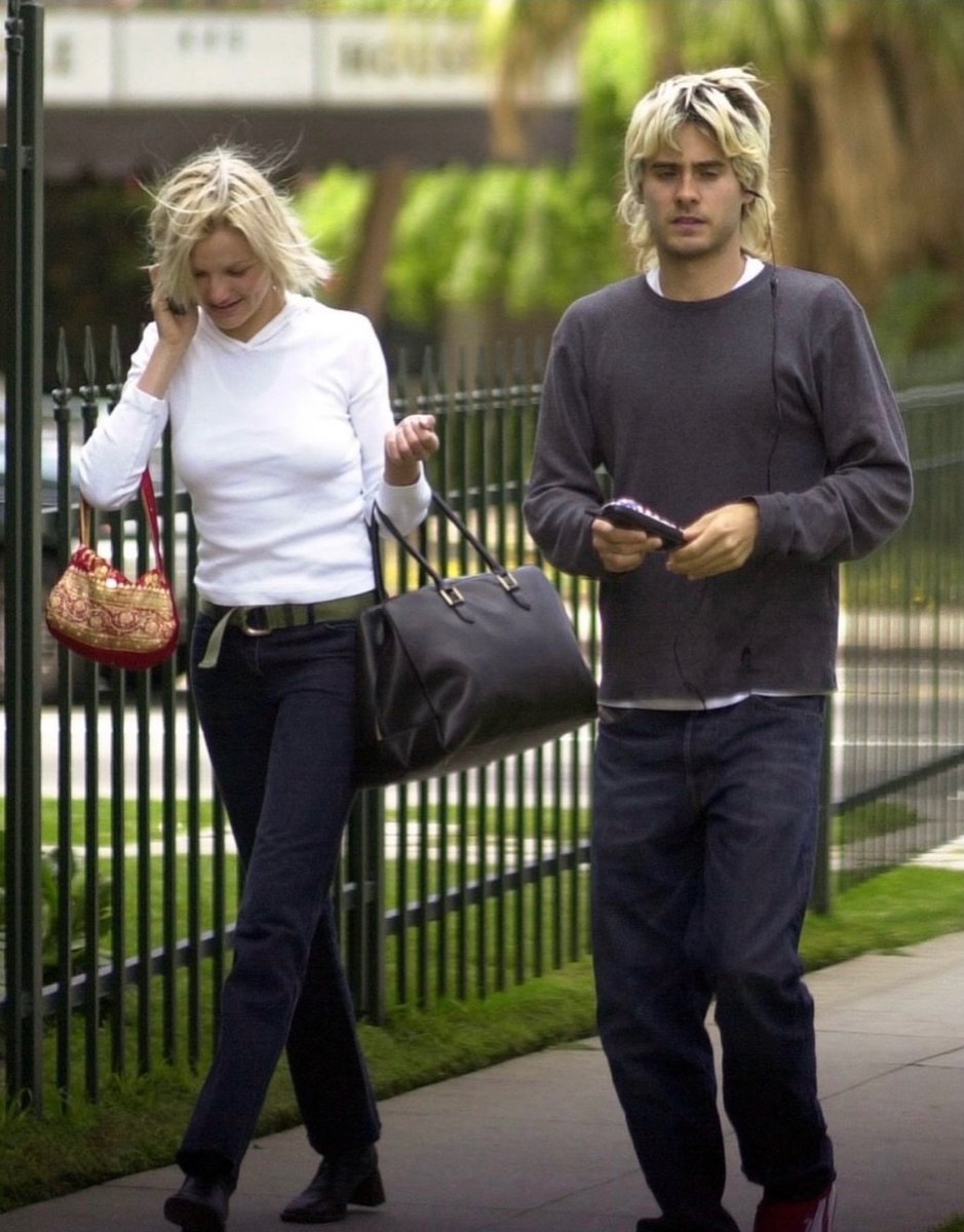 spicymoonhub_'s tweet photo. Cameron Diaz and Jared Leto throughout their relationship (1999-2003) https://t.co/xbcHwjlJqi