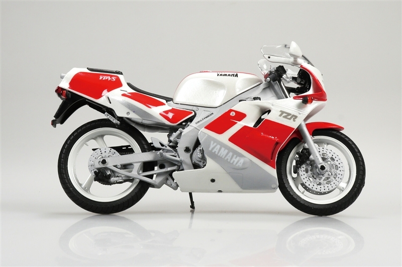 今日の話題】「Yamaha TZR250 '89」が1/12スケールで完成品バイク