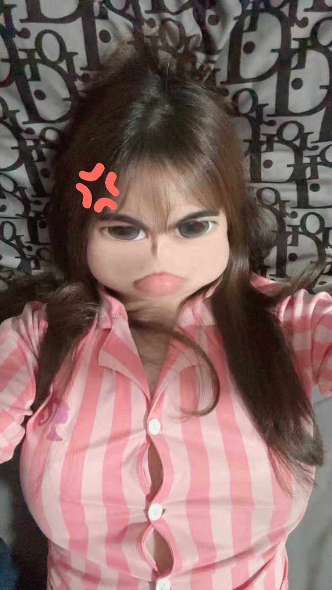 embeiuuChipp's tweet photo. Tôi với 3 trạng thái 😡🤪🥵 https://t.co/6qdAo7r0Ut