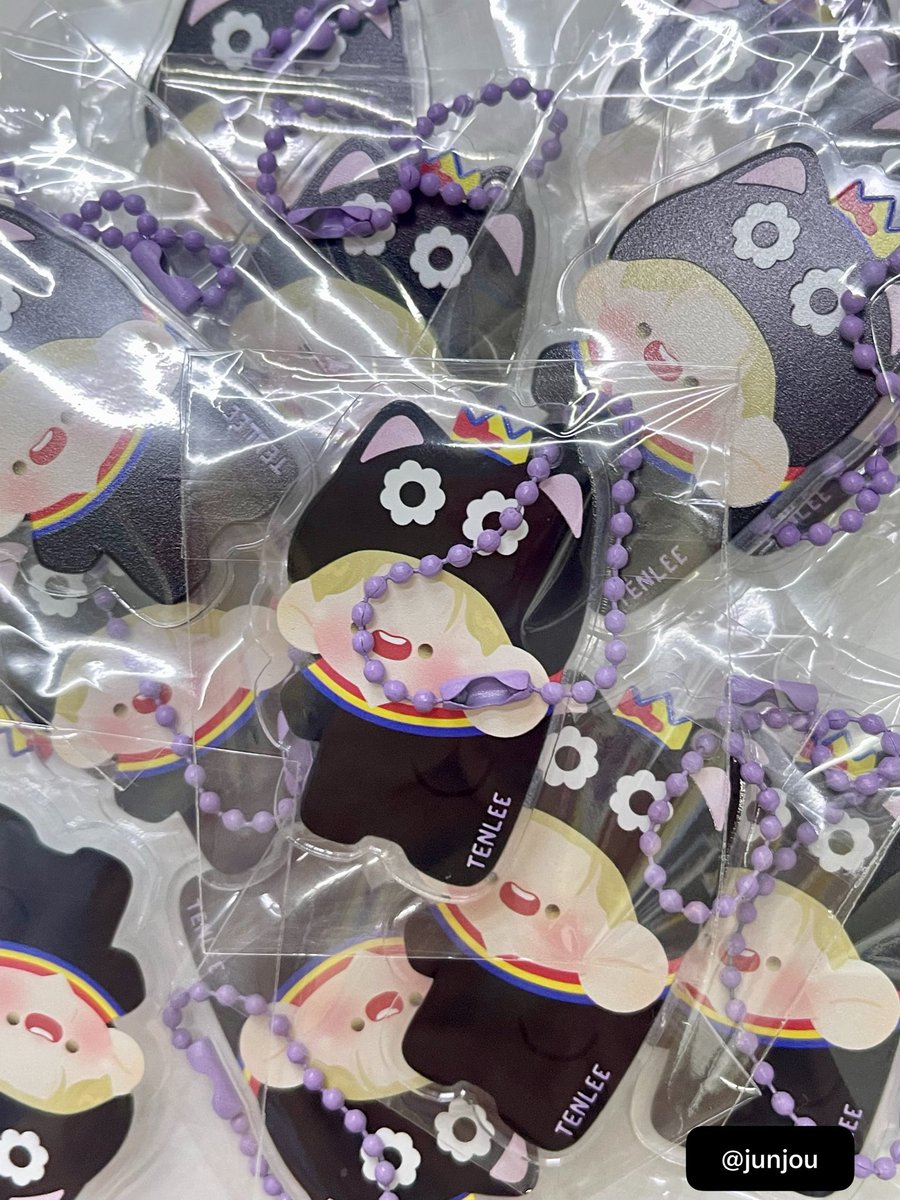 junjou's tweet photo. (Plz RT)

giveaway for 10velys 💜
== 🐱Keychain น้องเตนล์โดนหิ้ว 60 ea 🐱==
Date 17 July @ Bitec live
Time tba ไม่ค่อยอยู่กับที่ maybe อยู่แถวๆของกิน 😂

💜💜กติกาไม่มี เจอใครอาจหยิบให้เลย สะกิดได้ค้าบ อยากแจก 🥹💖

#TENCORE0110Concert
#TENCORE0110iscalling
#10YearsWithTEN https://t.co/Wufj8kdNp8