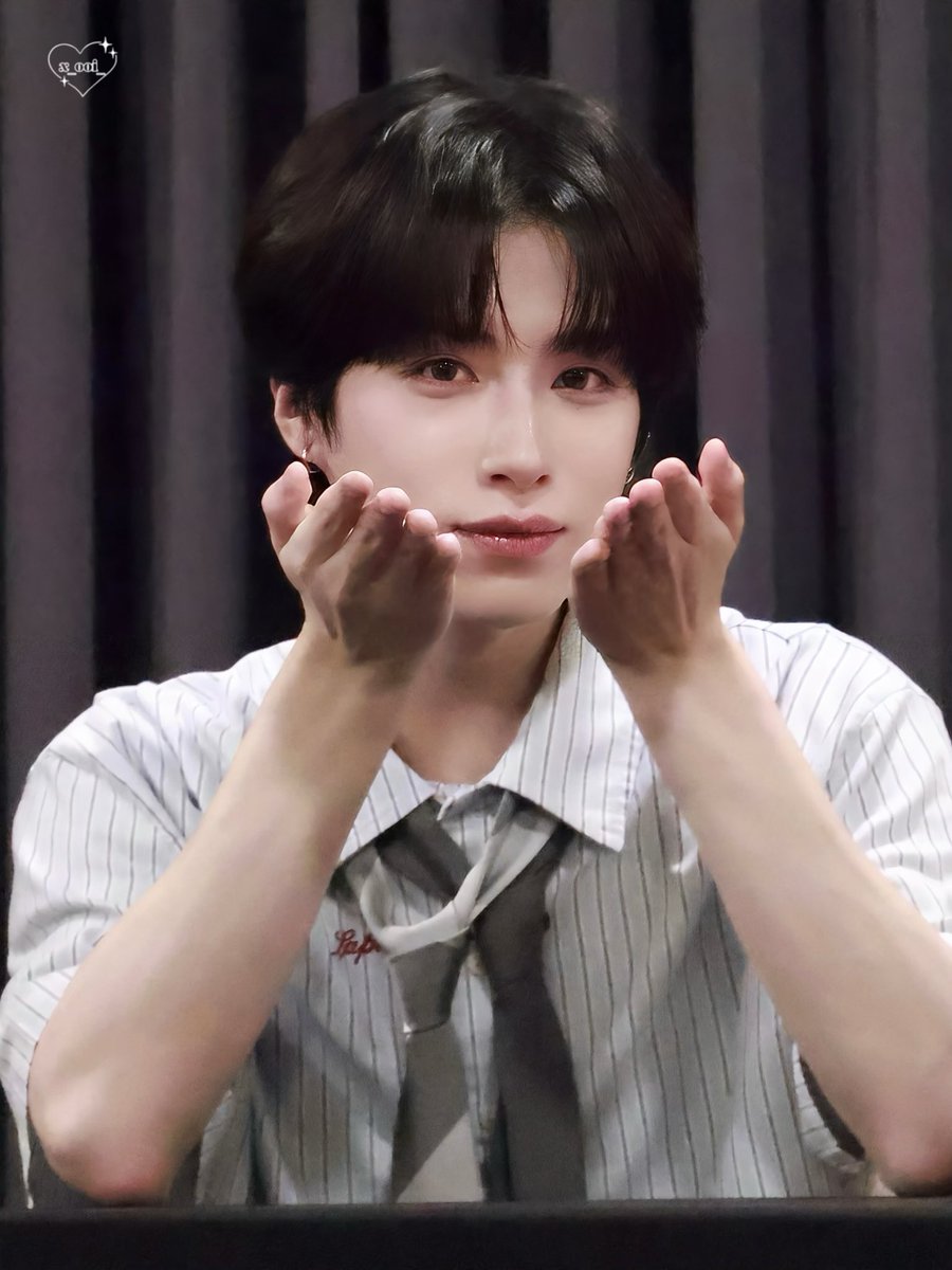 x_00i_'s tweet photo. 260712

💜

#원어스 #XION #손동주 #ONEUS #시온 https://t.co/s4s4KSyV5n