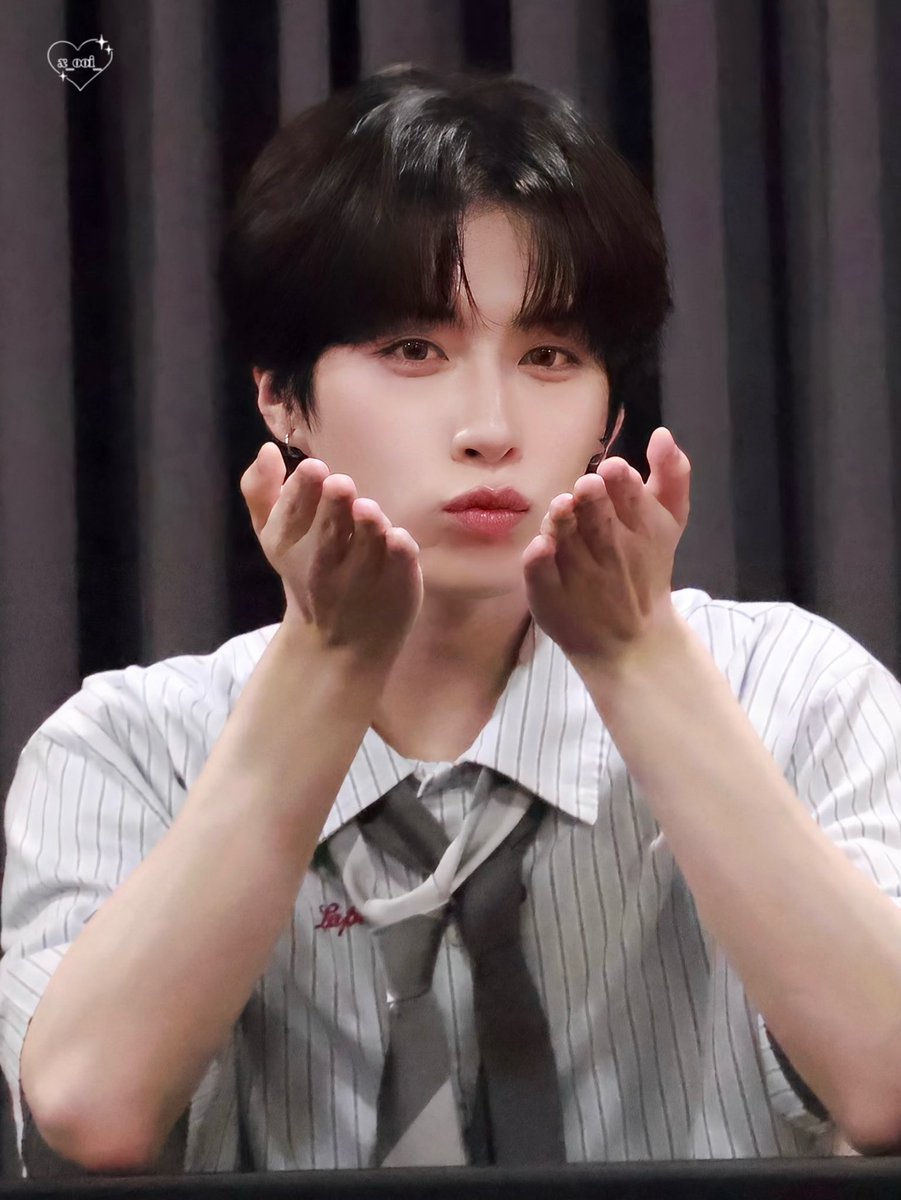 x_00i_'s tweet photo. 260712

💜

#원어스 #XION #손동주 #ONEUS #시온 https://t.co/s4s4KSyV5n