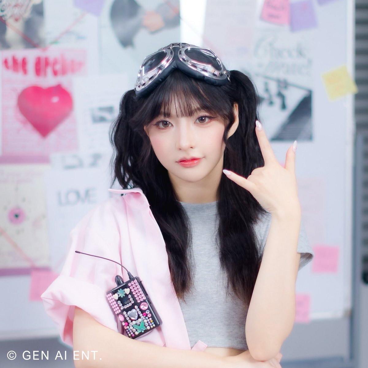 nanapeachyou's tweet photo. WATCH OUT! 👀 “SOMETHING” special is arriving soon. 💗

แล้วมาเจอกันวันที่ 25 July ที่ The Street Ratchada กันนะคับ 

#BraceYourselfMyLoveStory #PEACHYOU #GENAiEnt https://t.co/Ue1DtK72RE