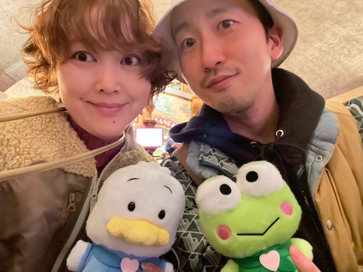 sickin_ymd's tweet photo. ご無沙汰してまんすけです。
やまだです。
あの、結婚しました。7月1日に。
兼ねてよりお付き合いしておりましたりんりん @ring2_erika との結婚です。
これからも夫婦共々引き続きよろしくお願いします！ https://t.co/3tcB7GYp7Y