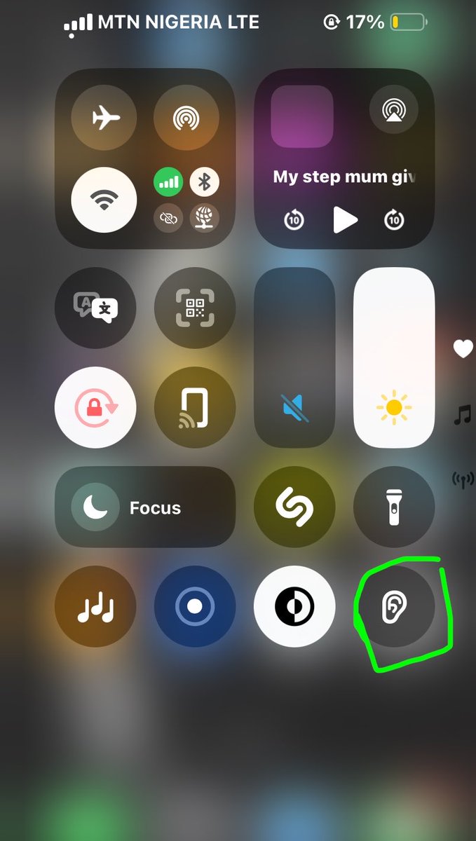 deriuku_'s tweet photo. This has to be the most useless feature of na iPhone https://t.co/DX9ptd5ker