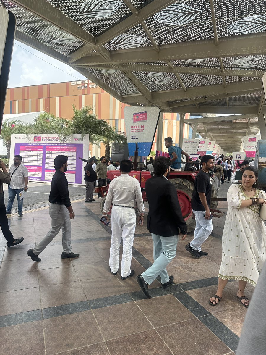 premgrover2's tweet photo. If there was an award for event mismanagement, Bharat Tex at Bharat Mandapam would win it. Confusing hall layout, poor signage, and Hall 14 practically hidden. Met 8+ visitor groups from across India—all equally frustrated. Please fix the basics.
#BharatTex #BharatMandapam https://t.co/8sGoROJMpu