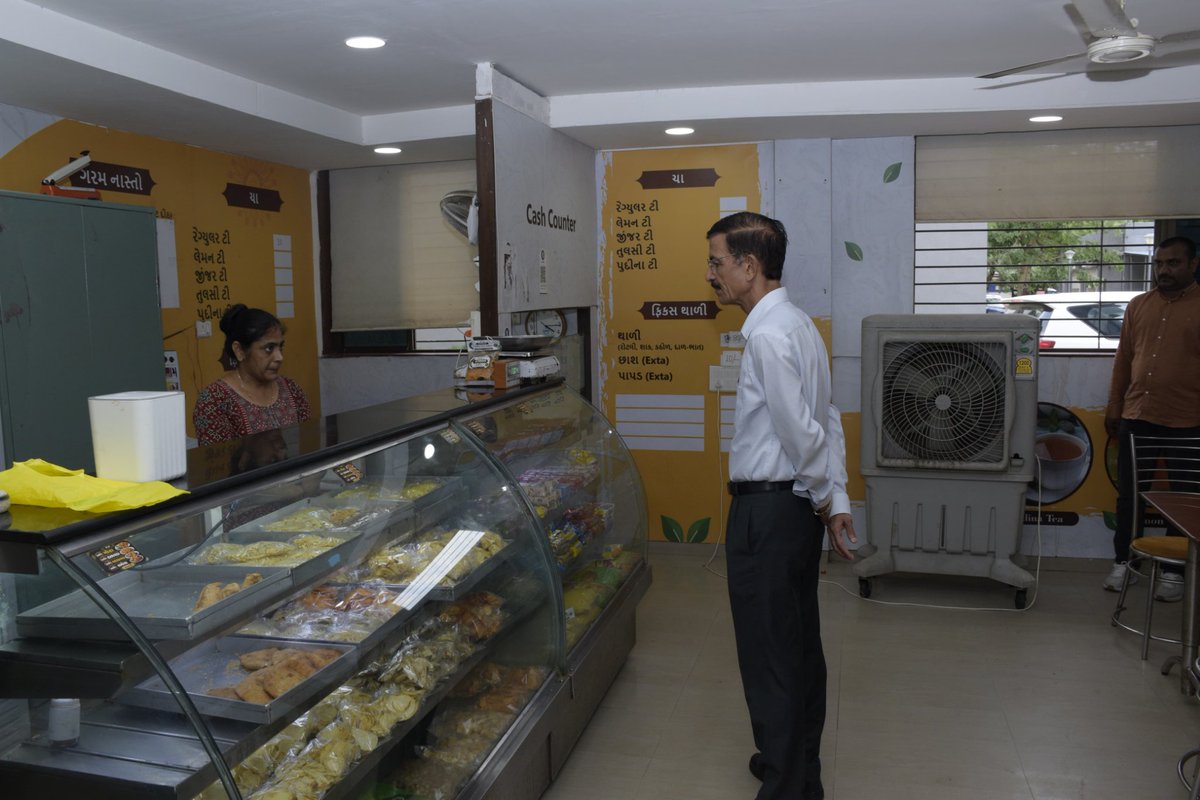 dgpgujarat's tweet photo. Visited and reviewed the facilities at the canteen, consumer store, gym &amp; Vatsalya Room at Police Bhavan, Gandhinagar.

Appreciated the arrangements in place and encouraged continued efforts to further strengthen these facilities for the well-being of police personnel. https://t.co/III8QT6XQI