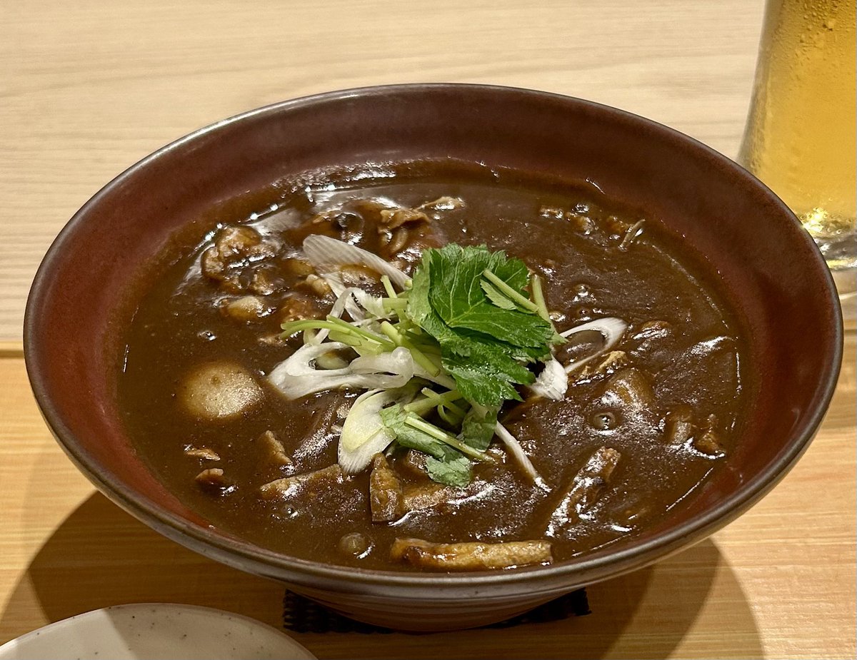 brbr0823's tweet photo. 本日休日。ジムでトレーニングした後その足で近所のおふろの王様へ。温泉♨️サウナ3セットを経てのアルコール。ジムったから罪悪感0。染み渡りすぎる…カレーうどん…うめぇ…リラクゼーション課金エリアに移動。酒と漫画とゴロゴロ…至福の極み…ここ最近のぼっち飲みの中で1番満足度が高かったです。 https://t.co/Z8EfVVjqRj