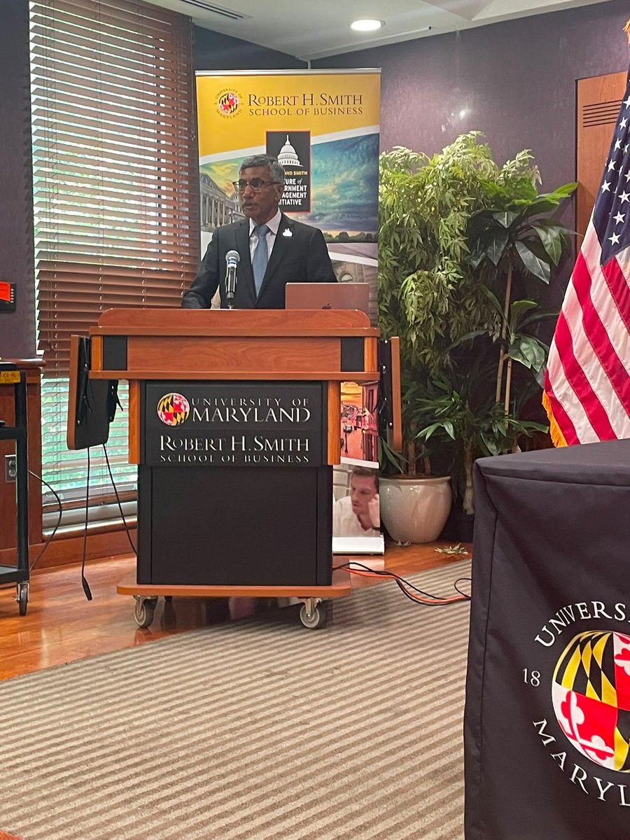 MikeJRogers4's tweet photo. Curnt Sit: honored to attend the signing ceremony between Ft Meade Garrison &amp;  U of MD College Park! This support agreement will pay dividends for our Soldiers &amp; the state of MD. Thanks to Colonel Yolanda Gore for spearheading this initiative!
#E2C2 #Education #Economy #Community https://t.co/HEyZPHaj5q