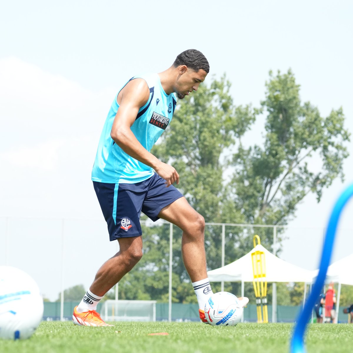 OfficialBWFC's tweet photo. The big fella 🫡

#bwfc https://t.co/rP6ht0RGLe