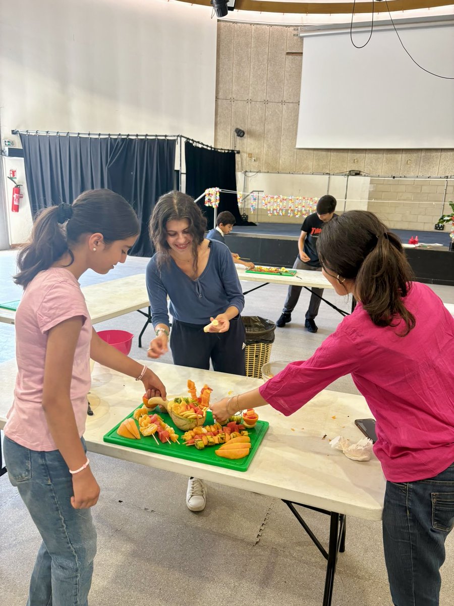 VilleDeClamart's tweet photo. Sortie au zoo 🦁, jeux en plein air 🎯, ateliers gourmands 😋…
Pas le temps de s'ennuyer pendant les congés avec les nombreuses activités proposées au #CSC !
Et ce n’est qu'un début 😉. Découvrez toutes les animations prévues cet été à #Clamart 👉 https://t.co/gUWOoCGqCp https://t.co/WGftMMs6LD