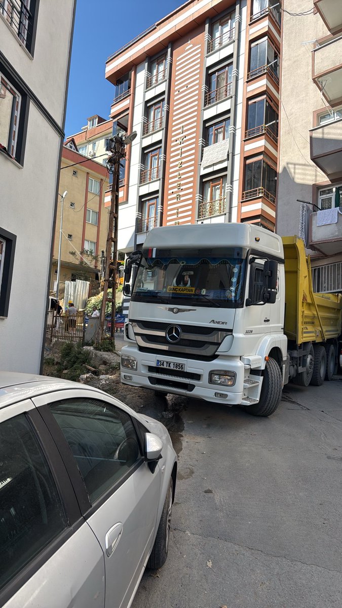 87Gfb's tweet photo. @KagithaneBelTR  @MevlutOztekin  oy günü geldiğinde bana geleceksiz bize geleceksin sayın başkan bu otelin sahine değil  ben buraya ses çıkaramıyorum diyen bizde bilelim adam sulamasız ahlaksızca bir toprak yüklemedi yapılıyor artık yeter belediye vatandaşa hizmet için var https://t.co/1gAXNR16r7