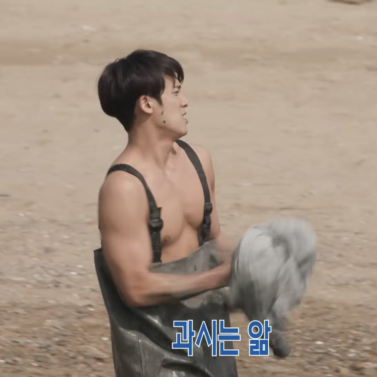gyumin997's tweet photo. KIM MINGYU!!!!! what!!!!! https://t.co/z0VwmM92fX