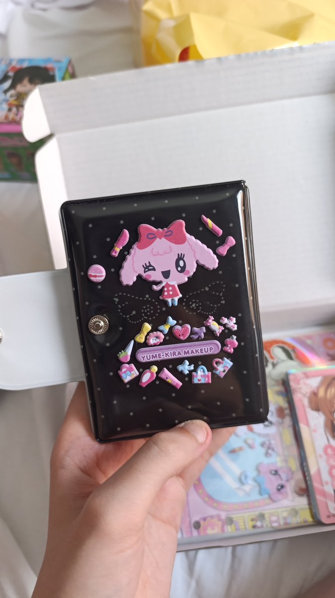 meericchi's tweet photo. i spent like 80€ in 498274829 things but look at how cute my cardholder is rn 🥺💖💞 https://t.co/cfbfNTqtWU