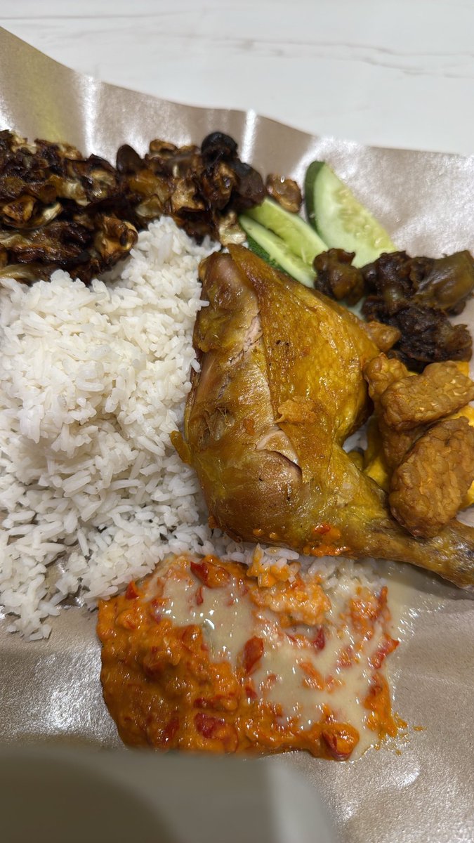 siihitam92's tweet photo. Dinnahhh https://t.co/M1EKnALITm