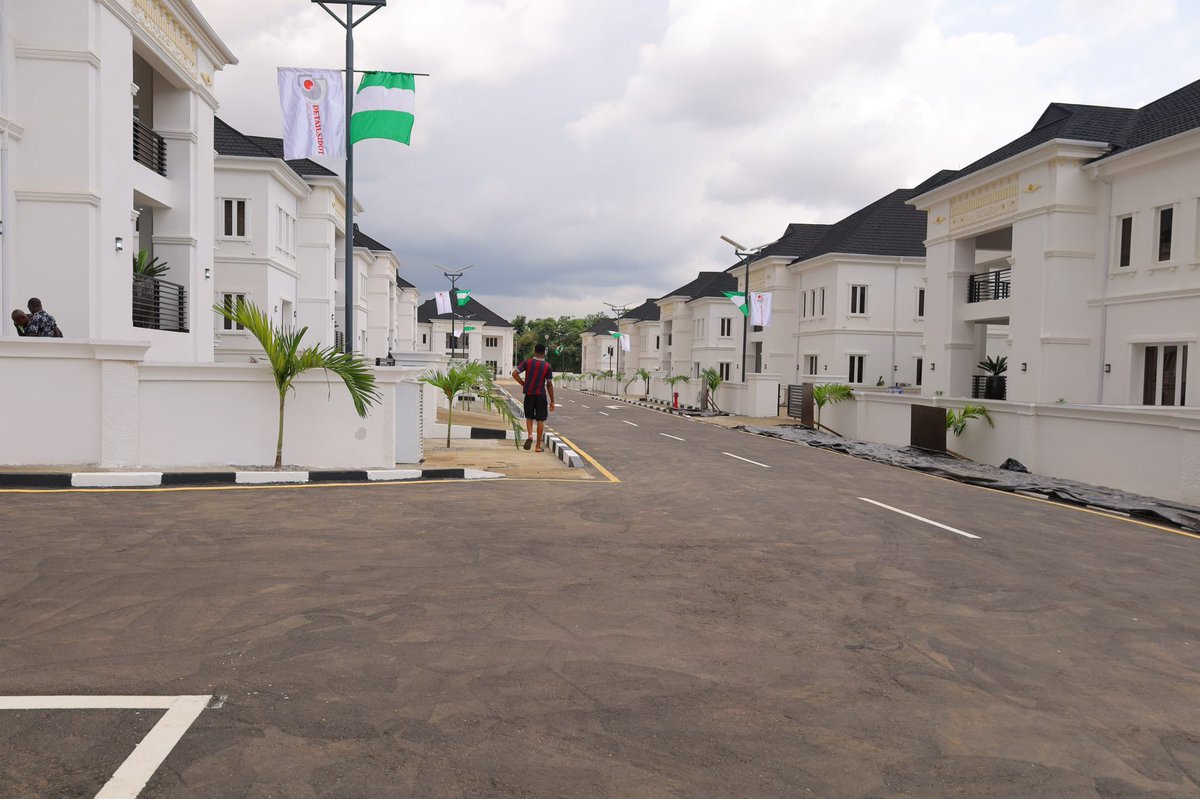 abdullahayofel's tweet photo. Omo, Minister Wike is not slowing down anytime soon. And it’s not just roads anymore 🔥❤️

Today marks Day 26 of the ongoing 31 Days of Project Commissioning across the FCT with the commissioning of 20 new residential quarters for FCT High Court Judges.

From roads and bridges to critical public infrastructure, the pace of development has kept many talking.

With projects being delivered back-to-back, it’s no surprise the conversation around the 2027 elections is already heating up.

Who no go vote Tinubu in 2027?
#FCTProjects2026 #FCT31DaysCommissioning