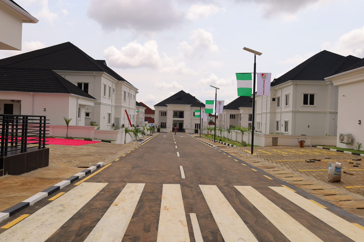 abdullahayofel's tweet photo. Omo, Minister Wike is not slowing down anytime soon. And it’s not just roads anymore 🔥❤️

Today marks Day 26 of the ongoing 31 Days of Project Commissioning across the FCT with the commissioning of 20 new residential quarters for FCT High Court Judges.

From roads and bridges to critical public infrastructure, the pace of development has kept many talking.

With projects being delivered back-to-back, it’s no surprise the conversation around the 2027 elections is already heating up.

Who no go vote Tinubu in 2027?
#FCTProjects2026 #FCT31DaysCommissioning