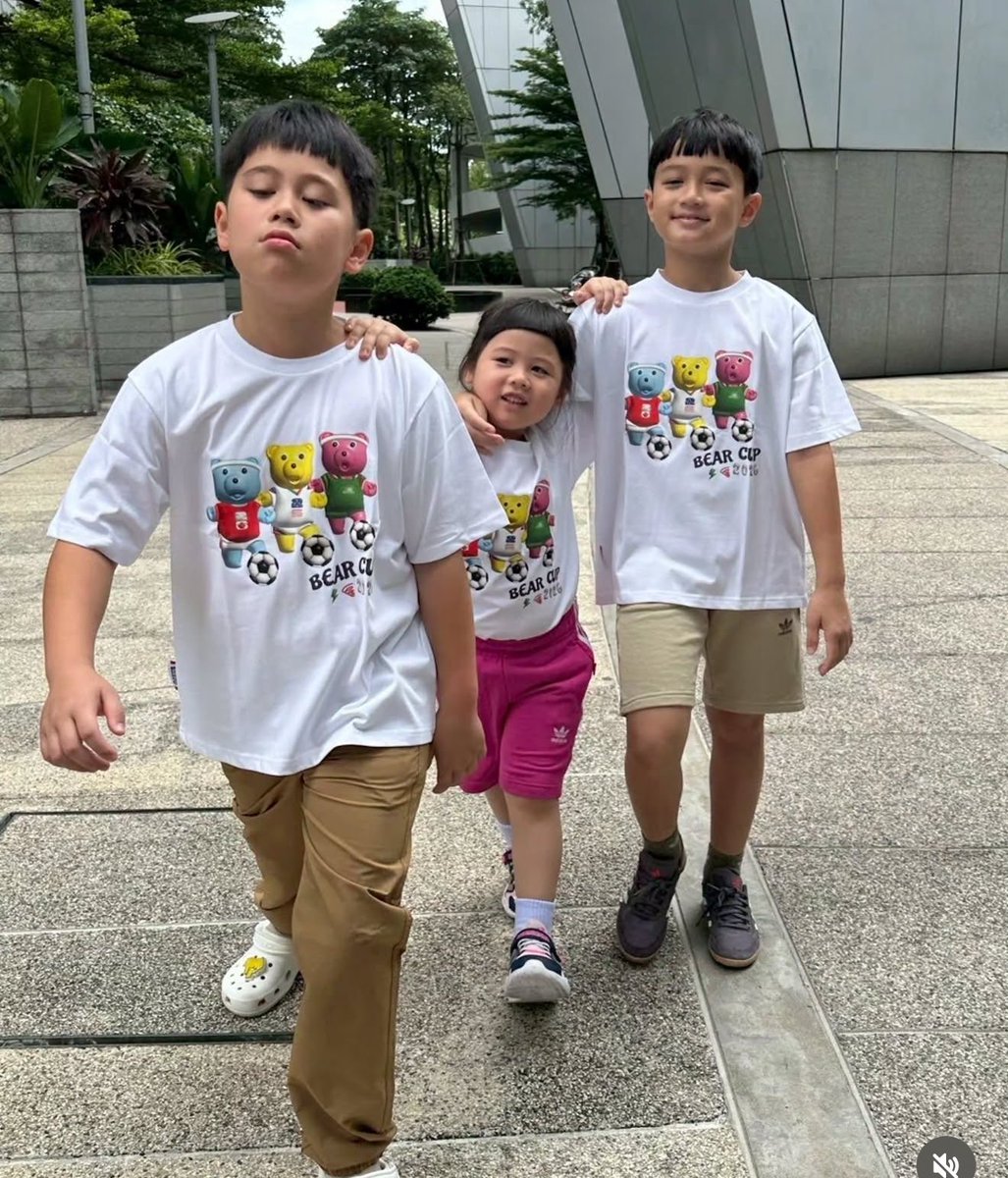 jsmtjyygyjbbjb's tweet photo. สามพี่น้องน่ารักมาก https://t.co/Z3fVcp2HqK