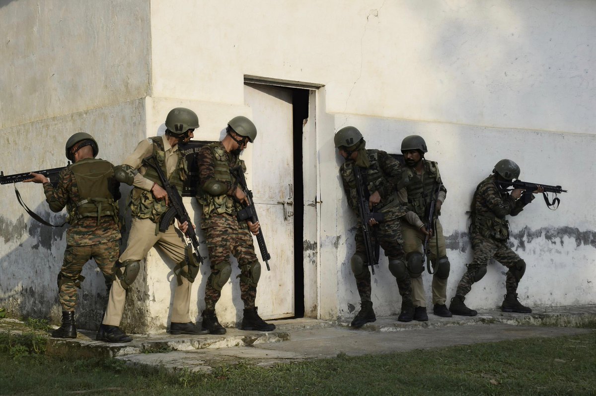 RisingStarCorps's tweet photo. #IndianArmy #StrongAndCapable #InterAgencySynergy #NationFirst
Building Capability. Enhancing Readiness.
#GurjDivision of #RisingStarCorps conducted specialised joint training for personnel of the 3rd IRB, HP Police, honing tactical skills, refining battle drills and enhancing mission readiness. The initiative further strengthened Army–Police interoperability, fostering a unified and agile response to evolving security challenges.
@adgpi
@westerncomd_IA @PRODefenceJammu