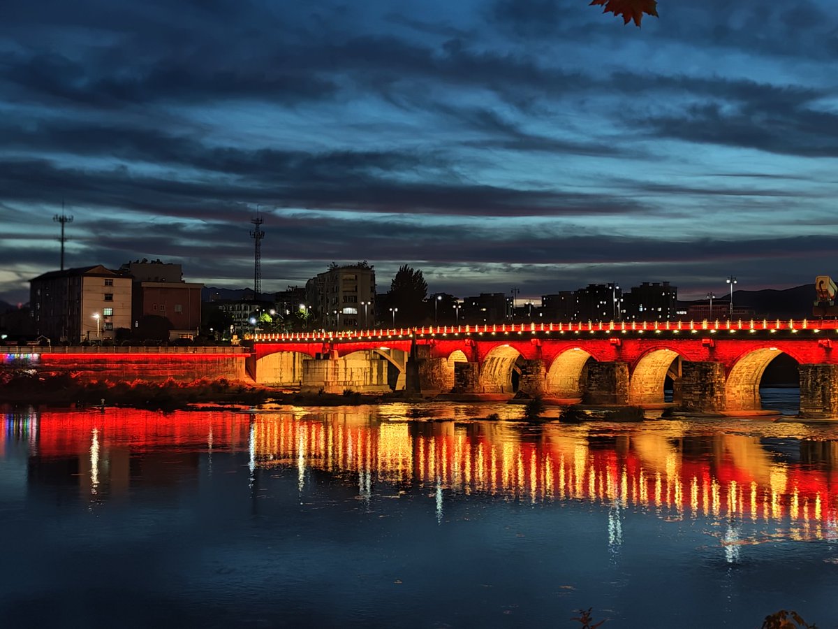 TigerZhou16's tweet photo. 夜景真不错 https://t.co/eGf4aBQJGj