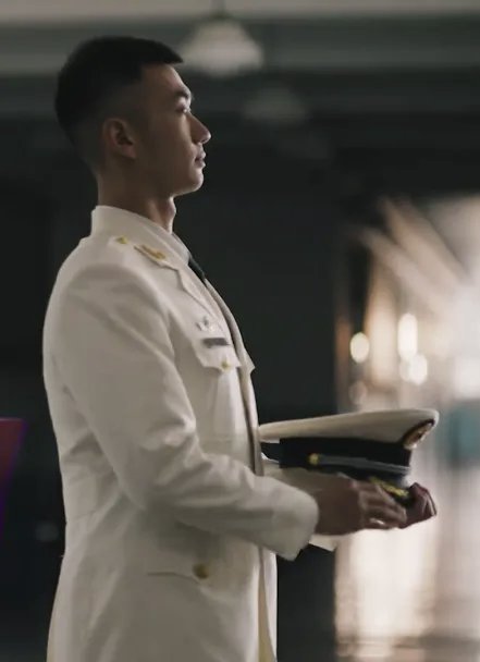 JackSparrowCCP1's tweet photo. Watching the new DalianNavalAcademy grads receive their commissioning swords hits different. ⚓️🗡️

As a vet, I’m straight-up jealous. These kids are trading textbooks for the forecastle, strapping on steel, and heading out to the blue-water fleet.

Young, sharp, and ready. Fair winds and following seas to the Class of '26. 🇨🇳🌊
@MND_China
@China_Navy